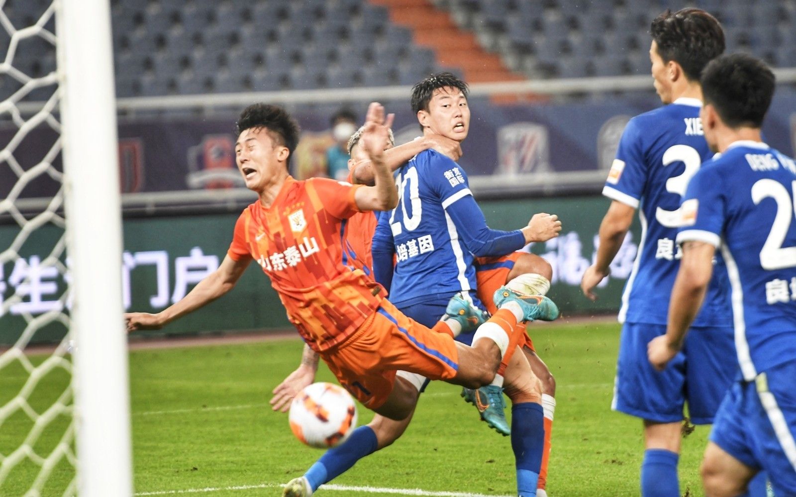 那不勒斯官方：吉尔摩周一将接受手术；据悉将缺阵至明年一月