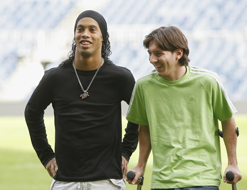 欧冠夺冠赔率：利物浦巴萨领跑 阿森纳第4皇马第5（欧冠冠军赔率榜：利物浦与巴萨领衔，阿森纳第4、皇马第5）