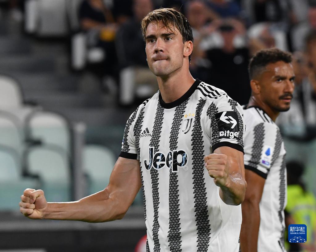 李霄鹏：希望球队能发挥出应有水平，明天奉献一场精彩的比赛