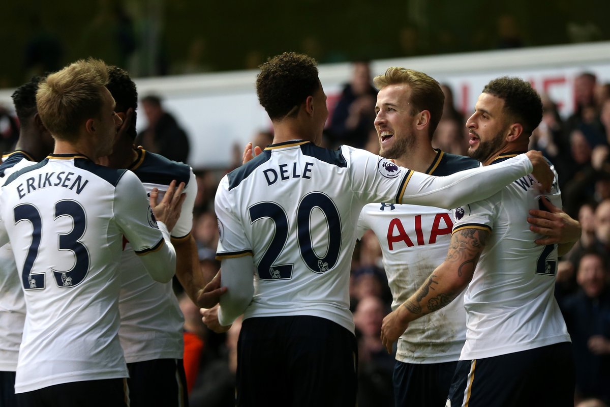 法甲战报：格林伍德双响、奥巴梅杨传射，马赛5-1尼斯登顶（法甲快讯：格林伍德梅开二度，奥巴梅杨传射建功，马赛5-1大胜尼斯升至榜首）