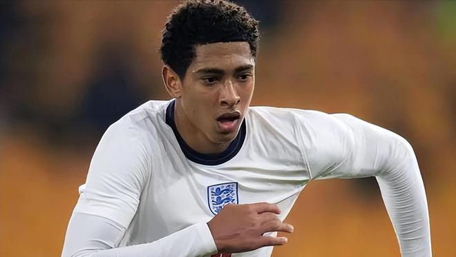 足球联赛赛季关键球员表现排行榜