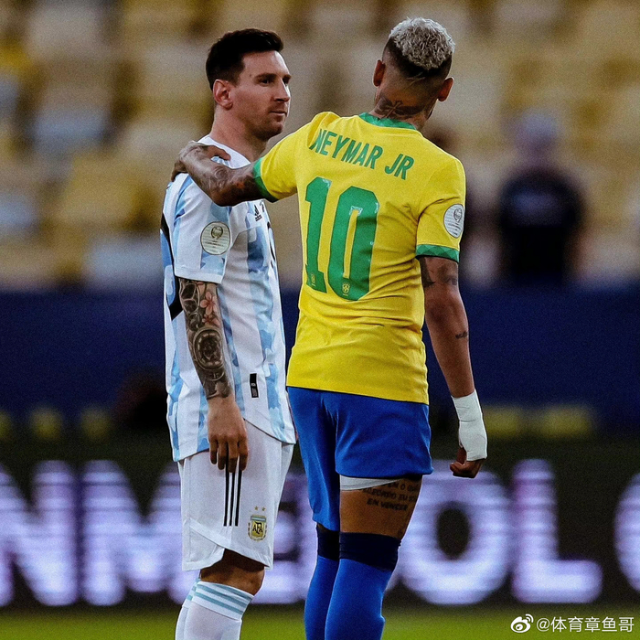 足球评论员兼作家，退役后的克拉默已在创作个人第二部小说