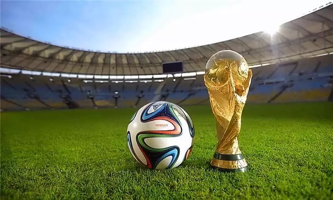 德甲半场：努萨禁区内倒地未判，门兴0-0莱比锡（德甲半场战报：努萨禁区内倒地未判罚，门兴暂0-0莱比锡）