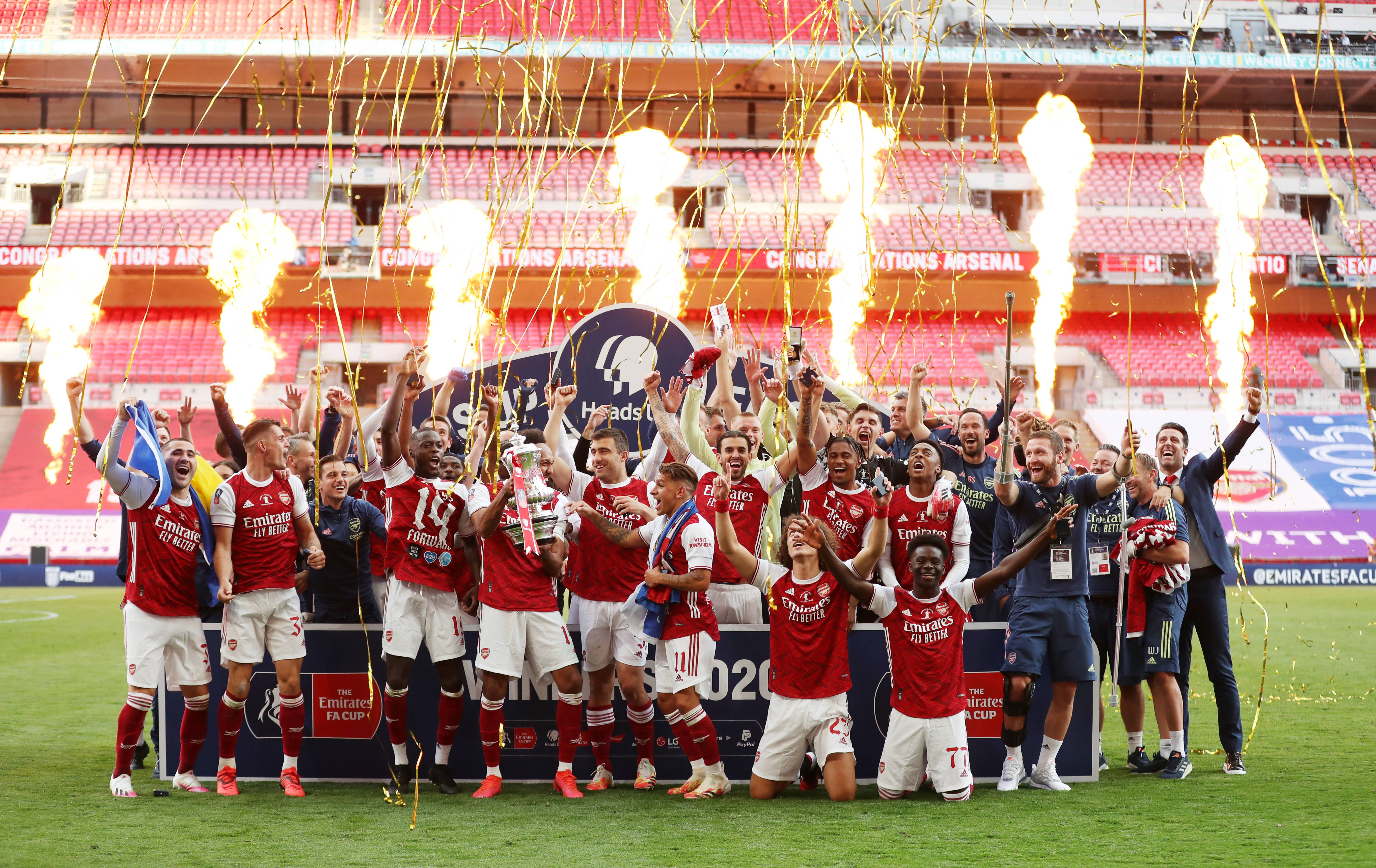 萨顿批萨拉赫：状态大幅下滑该接受替补，还自视甚高令人尴尬