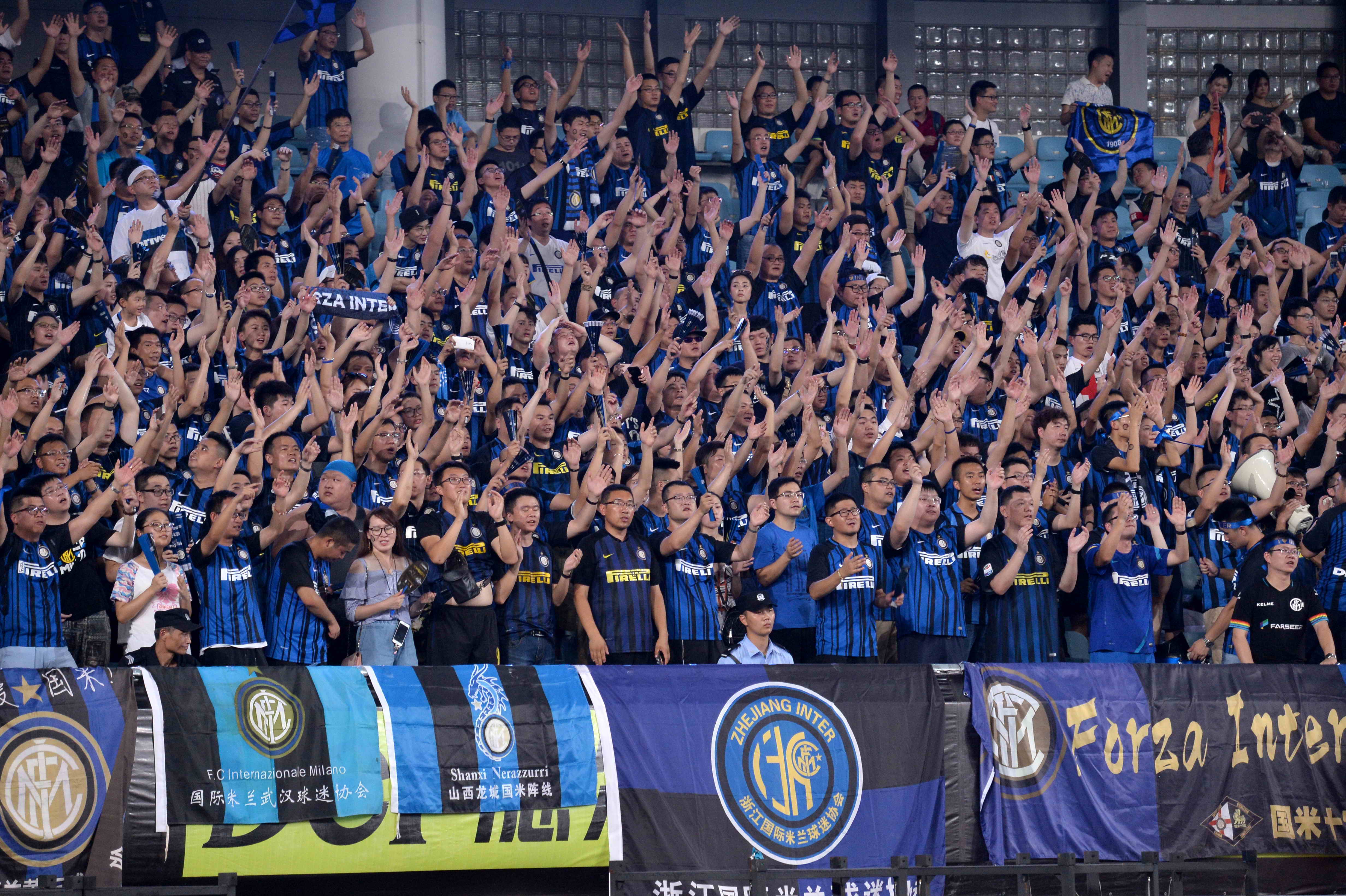 巴黎人报关注蓉城罚单：中国俱乐部因球迷种族歧视对方球员被罚6万欧（巴黎人报聚焦蓉城罚款：球迷种族歧视对手球员致中国俱乐部被罚6万欧元）