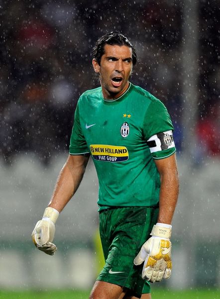 中超比赛焦点：北京国安迎战青岛队,