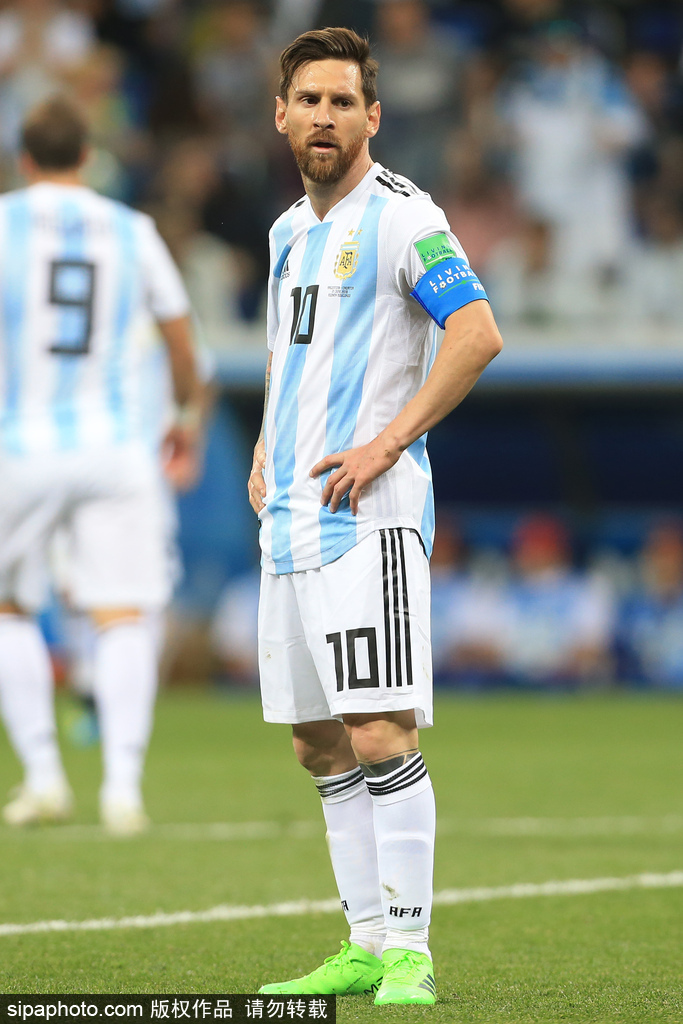 吴前贡献16分5篮板5助攻，两队唯一得分上双的本土球员