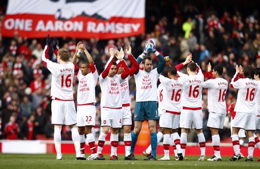 穆斯卡特带队两年两夺中超冠军，仅次于里皮、斯科拉里、图拔（两年两度问鼎中超，穆斯卡特成就仅逊里皮、斯科拉里、图拔）