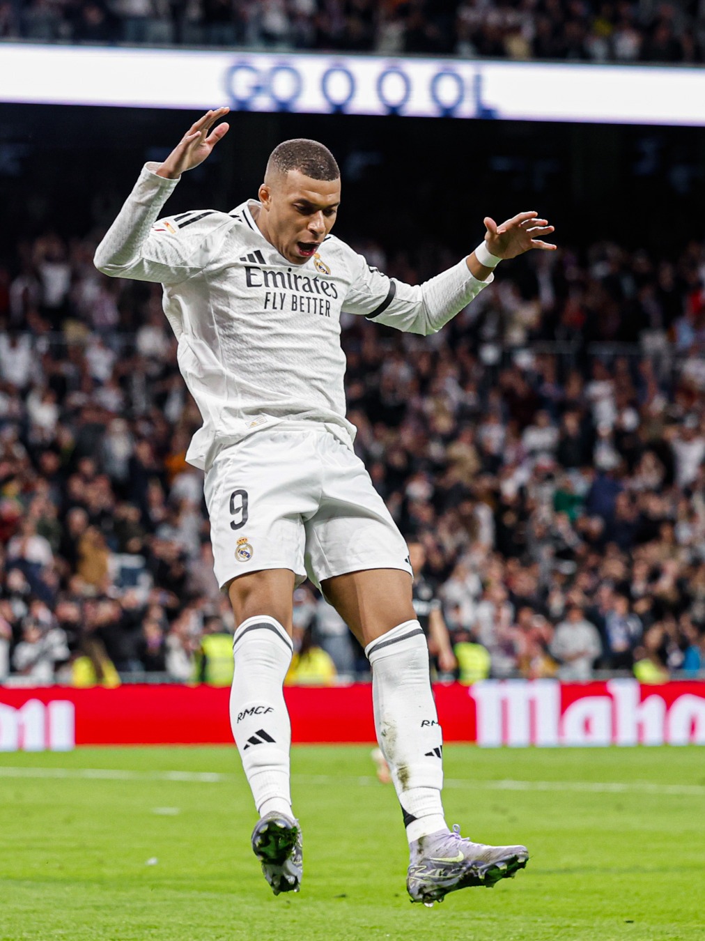 WTT总决赛：林诗栋4-0完胜梁靖崑，挺进男单八强