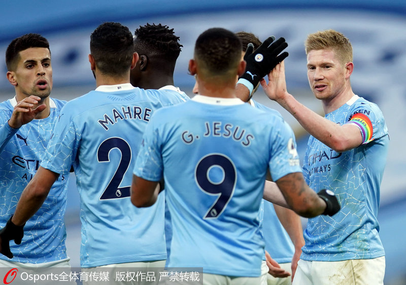 随着皇马3-0，西甲最新积分榜出炉：皇马紧咬领头羊（3-0大胜后，皇马在西甲最新积分榜上紧追榜首）